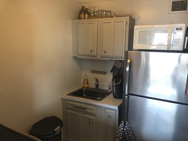 4343 North Clarendon Avenue, Unit 1501 Chicago, IL 60613 - Photo 9 of 18