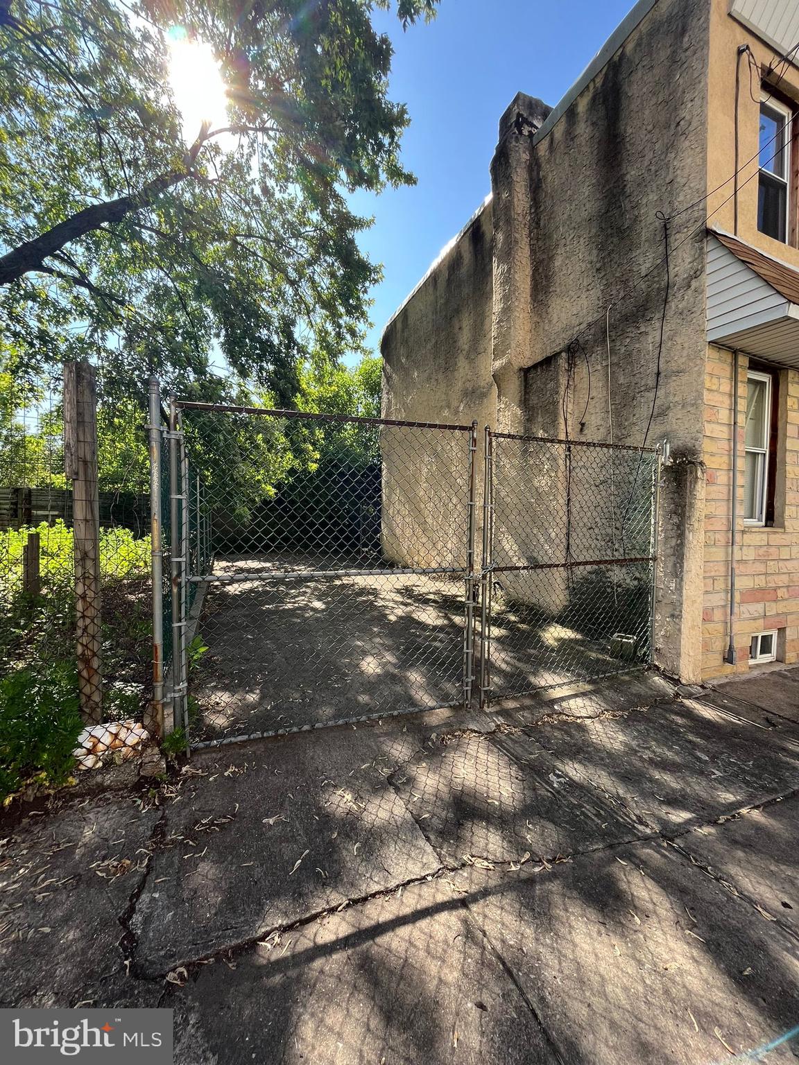 2335 North Orianna St  