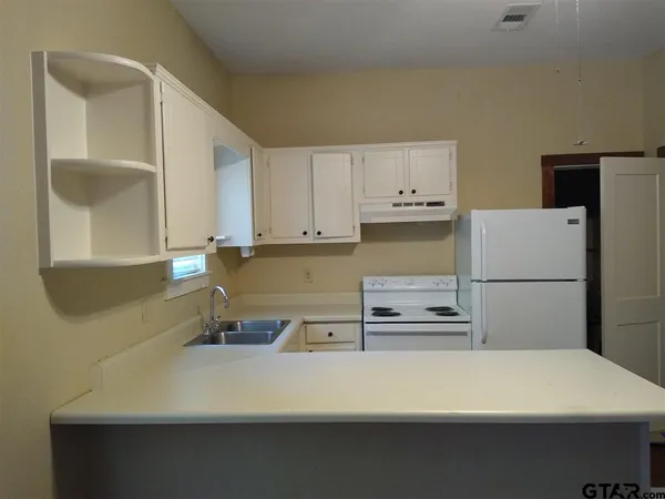 $950 | 637 South Chilton Avenue, Unit B, Tyler, TX 75701