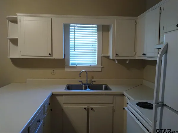 $950 | 637 South Chilton Avenue, Unit B, Tyler, TX 75701
