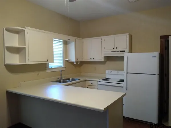 $950 | 637 South Chilton Avenue, Unit B, Tyler, TX 75701