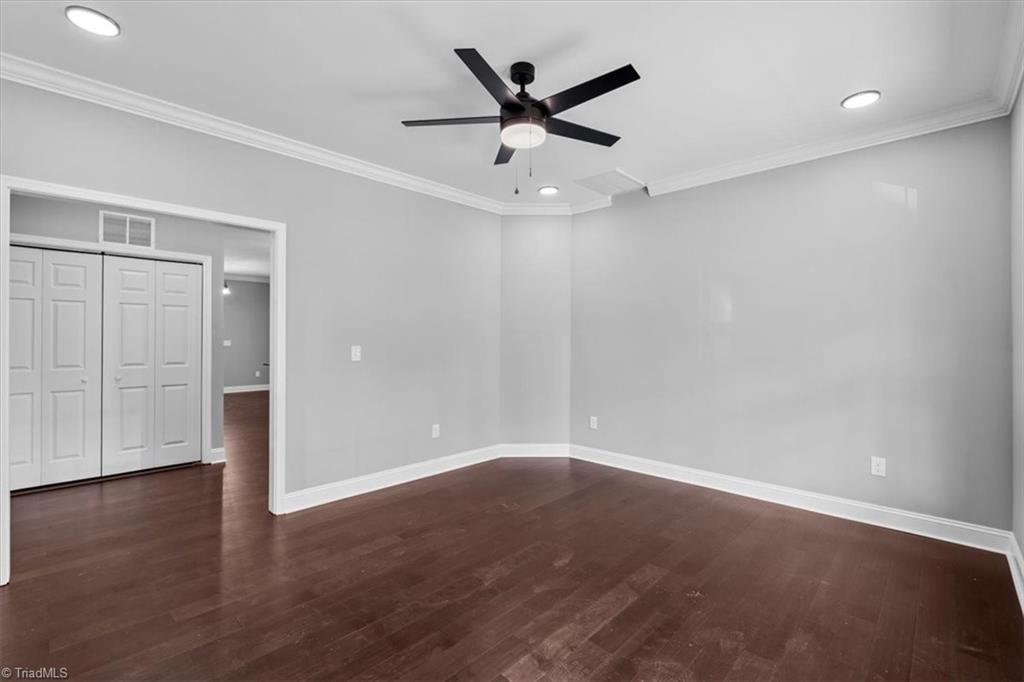 4503 Holland Road Greensboro, NC 27405 - Photo 5 of 36