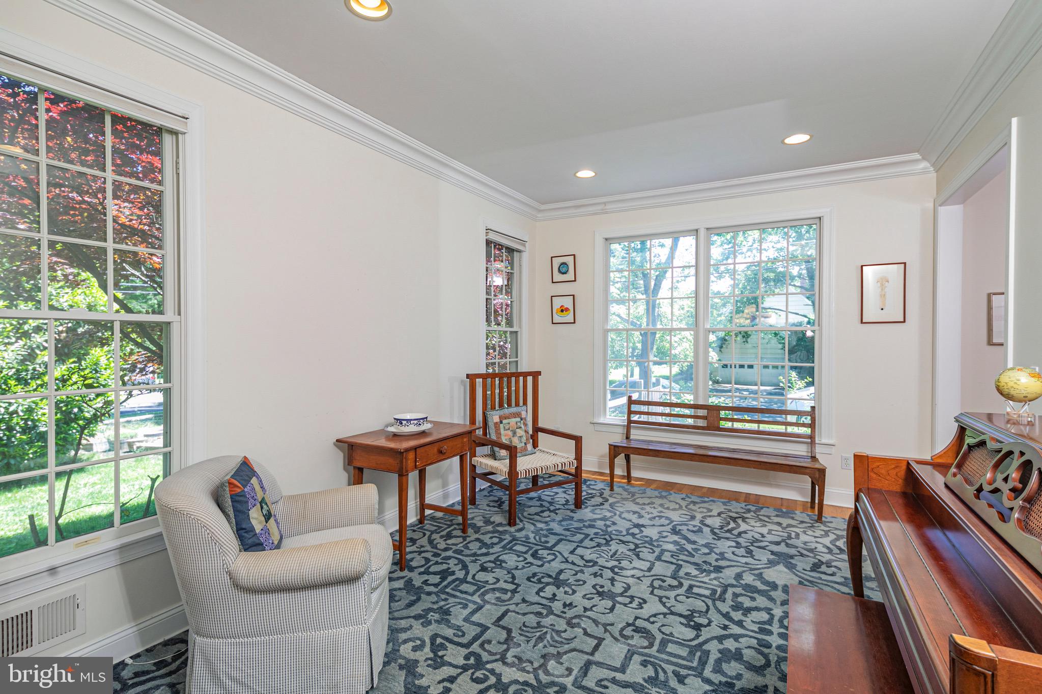 8 Robert Road Princeton, NJ 08540 - Photo 4 of 36