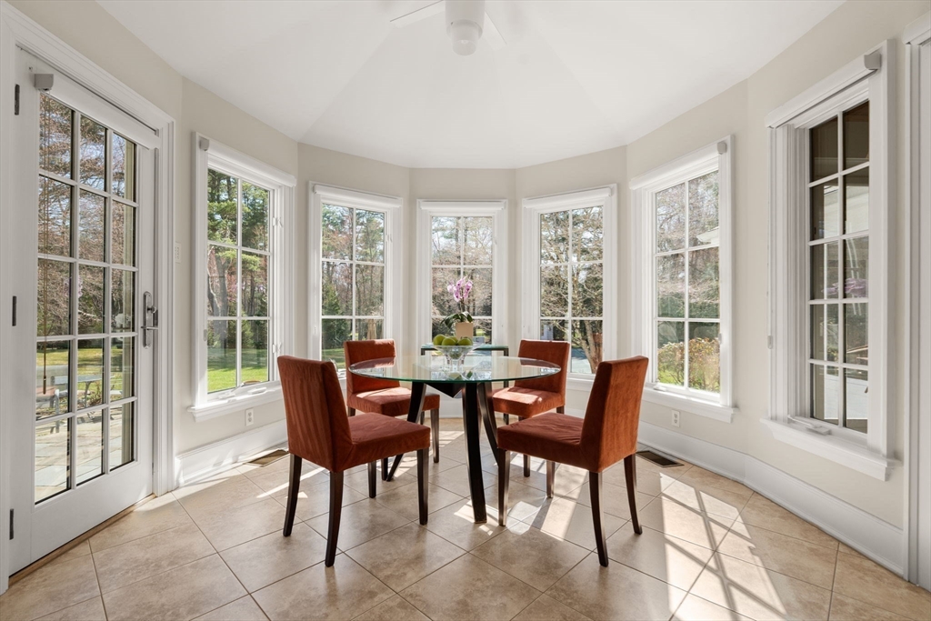 24 Sears Road Weston, MA 02493 - Photo 11 of 41