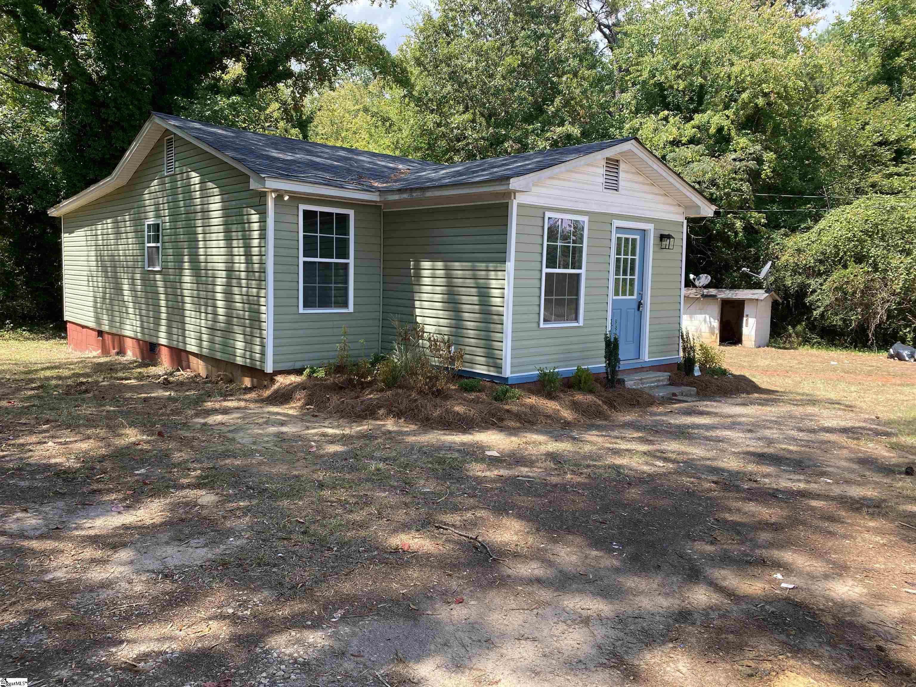1411 Mathis Road Greenwood, SC 29649 - Photo 1 of 15 Gallery Image 1