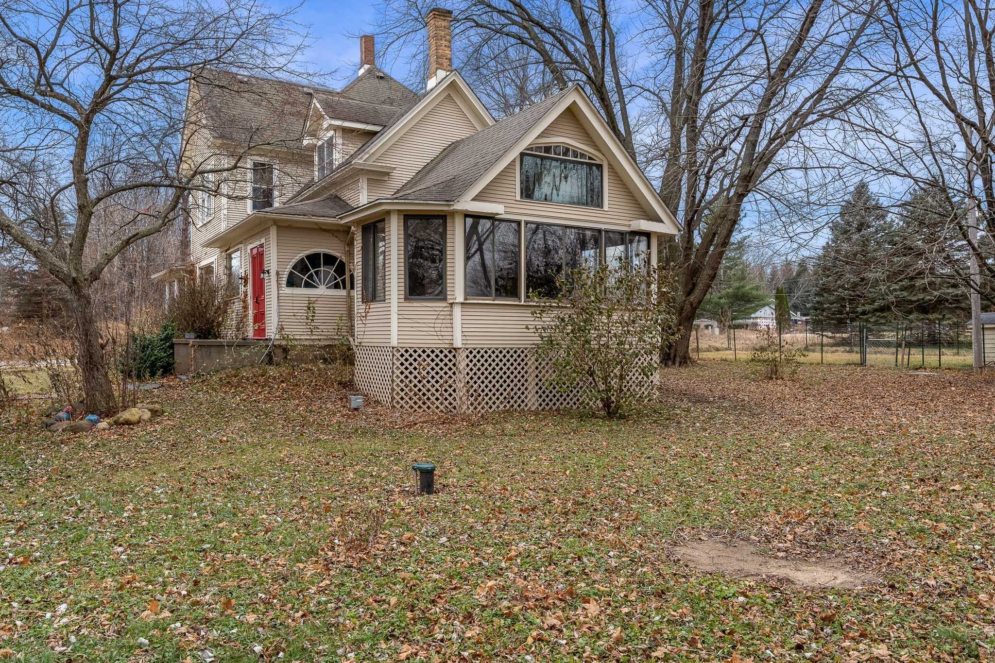 2826 Orth Road Belvidere, IL 61008 - Photo 3 of 43 a front view of a house with a yard