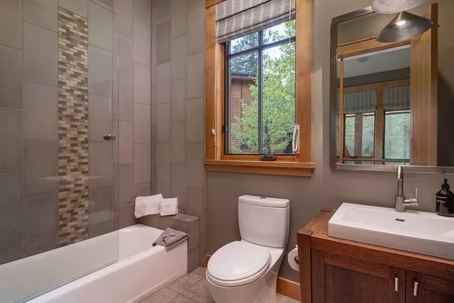 $5,895,000 | 8215 Olana Drive, Truckee, CA 96161