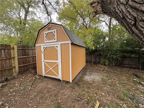 $240,000 | 4018 Pittman Road, Kansas City, MO 64133