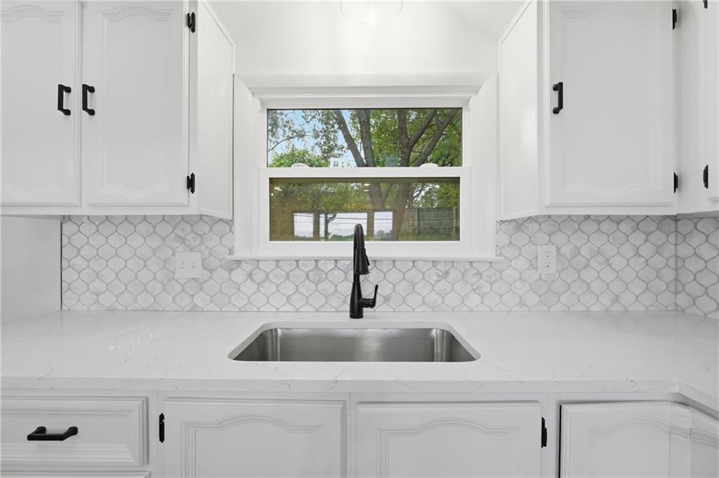 4018 Pittman Road Kansas City, MO 64133 - Photo 10 of 28