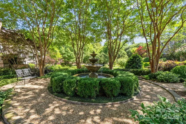 $2,499,000 | 1625 Bibury Lane, Charlotte, NC 28211