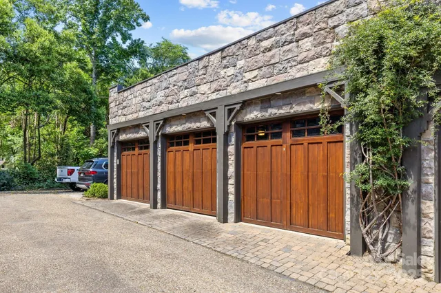 $2,499,000 | 1625 Bibury Lane, Charlotte, NC 28211