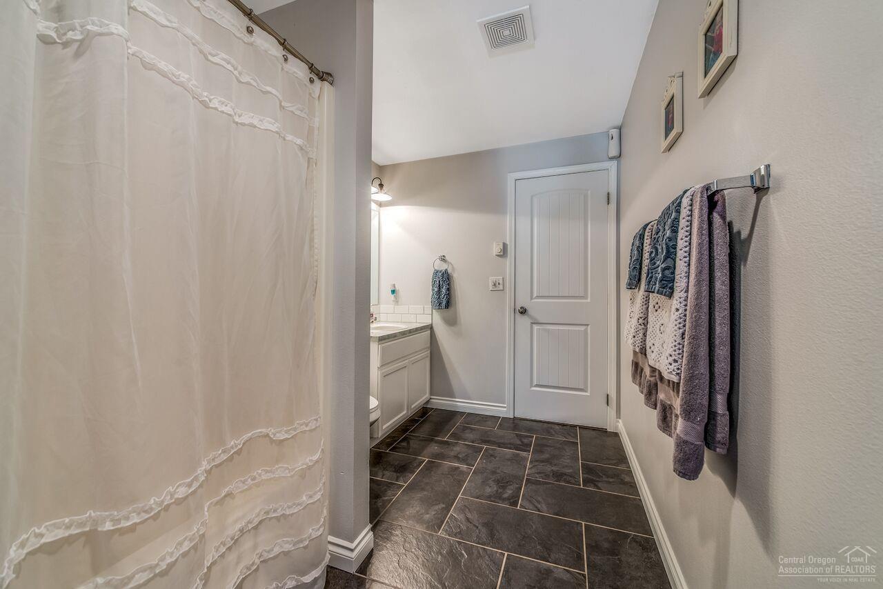 60015 Navajo Road Bend, OR 97702 - Photo 10 of 25 Additional Photo