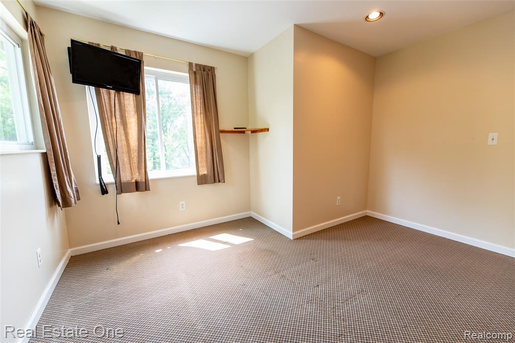 3180 Eastwood Drive Rochester, MI 48309 - Photo 29 of 45