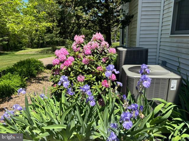 23 Zaitz Farm Road West Windsor, NJ 08550 - Photo 9 of 15