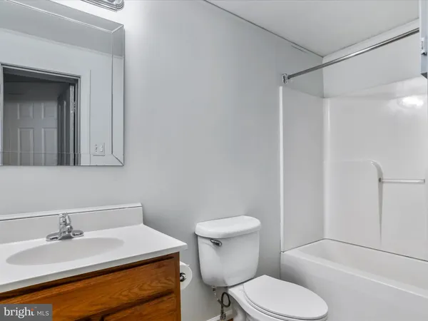 $1,200 | 16 Snyder Avenue, Hagerstown, MD 21740