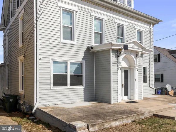 $1,200 | 16 Snyder Avenue, Hagerstown, MD 21740