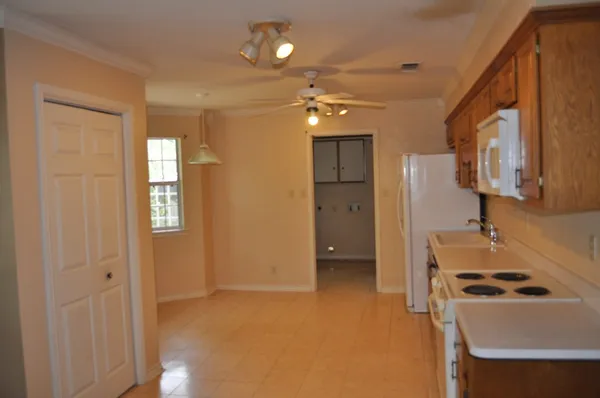 $1,750 | 705 Dawn Lane, Fredericksburg, TX 78624