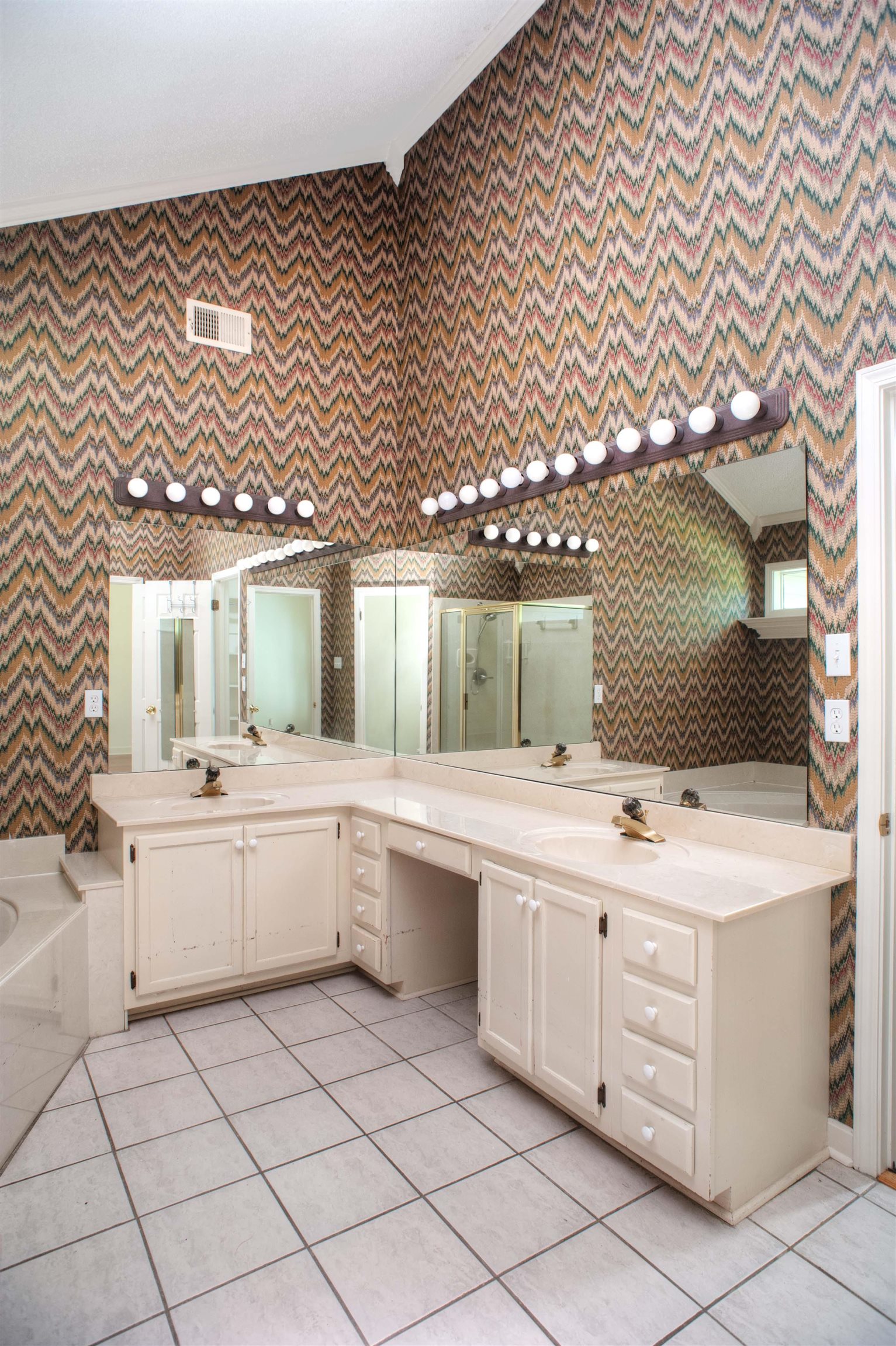 8225 Walnut Grove Road Memphis, TN 38018 - Photo 18 of 29 a kitchen with a sink and cabinets