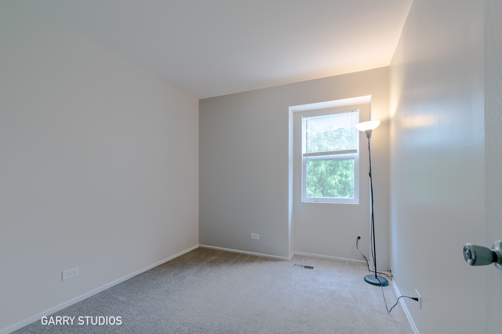 402 Rodenburg Road, Unit 402 Roselle, IL 60172 - Photo 11 of 13