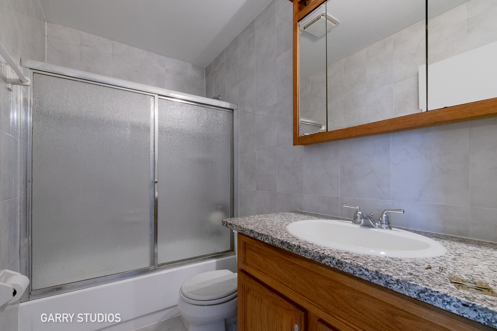402 Rodenburg Road, Unit 402 Roselle, IL 60172 - Photo 12 of 13