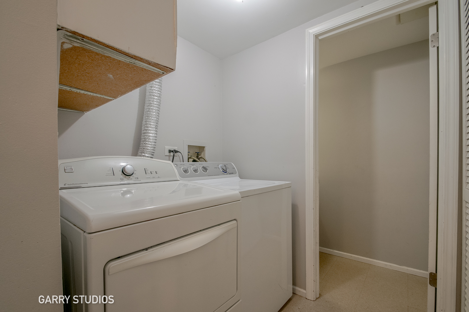402 Rodenburg Road, Unit 402 Roselle, IL 60172 - Photo 7 of 13