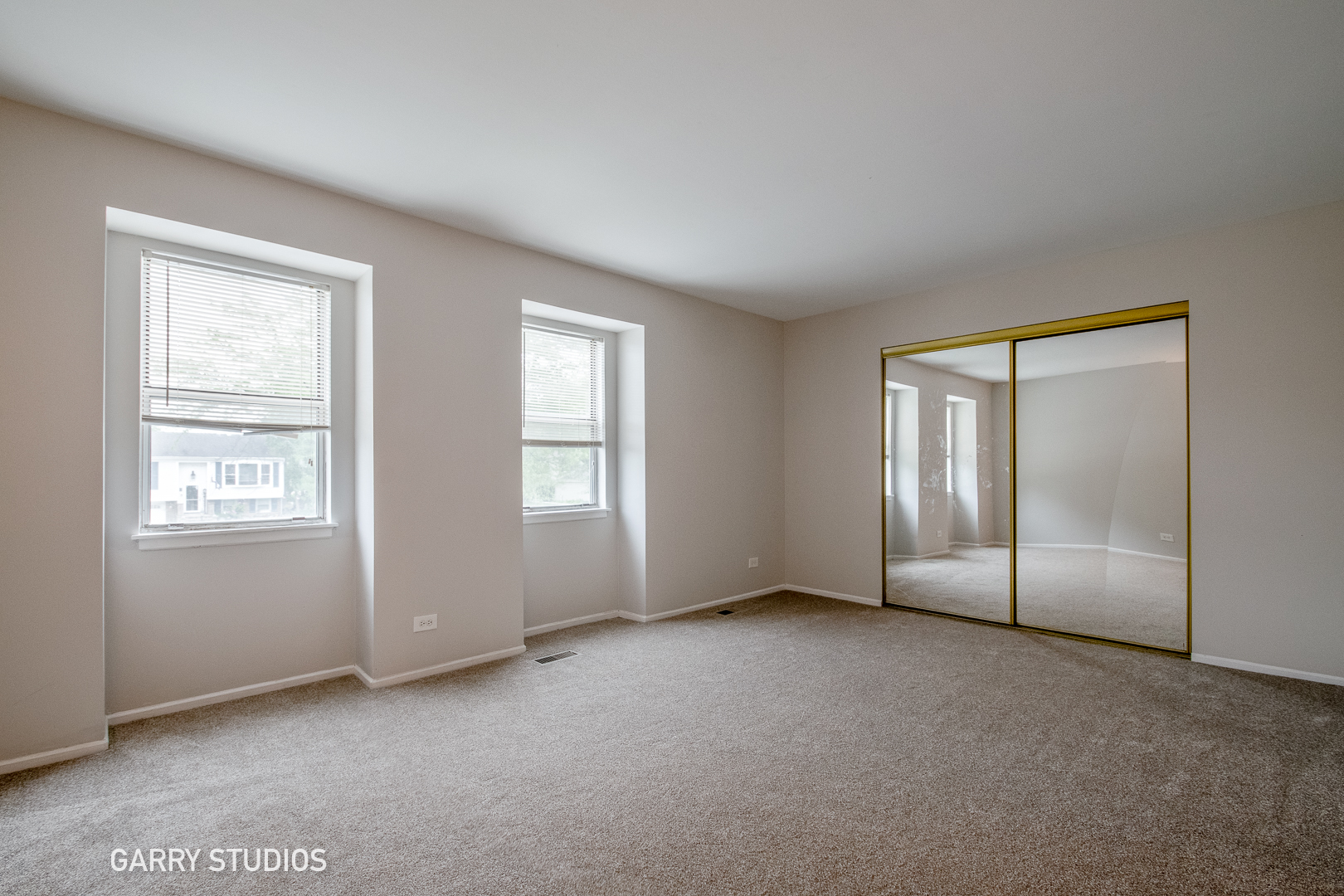 402 Rodenburg Road, Unit 402 Roselle, IL 60172 - Photo 9 of 13