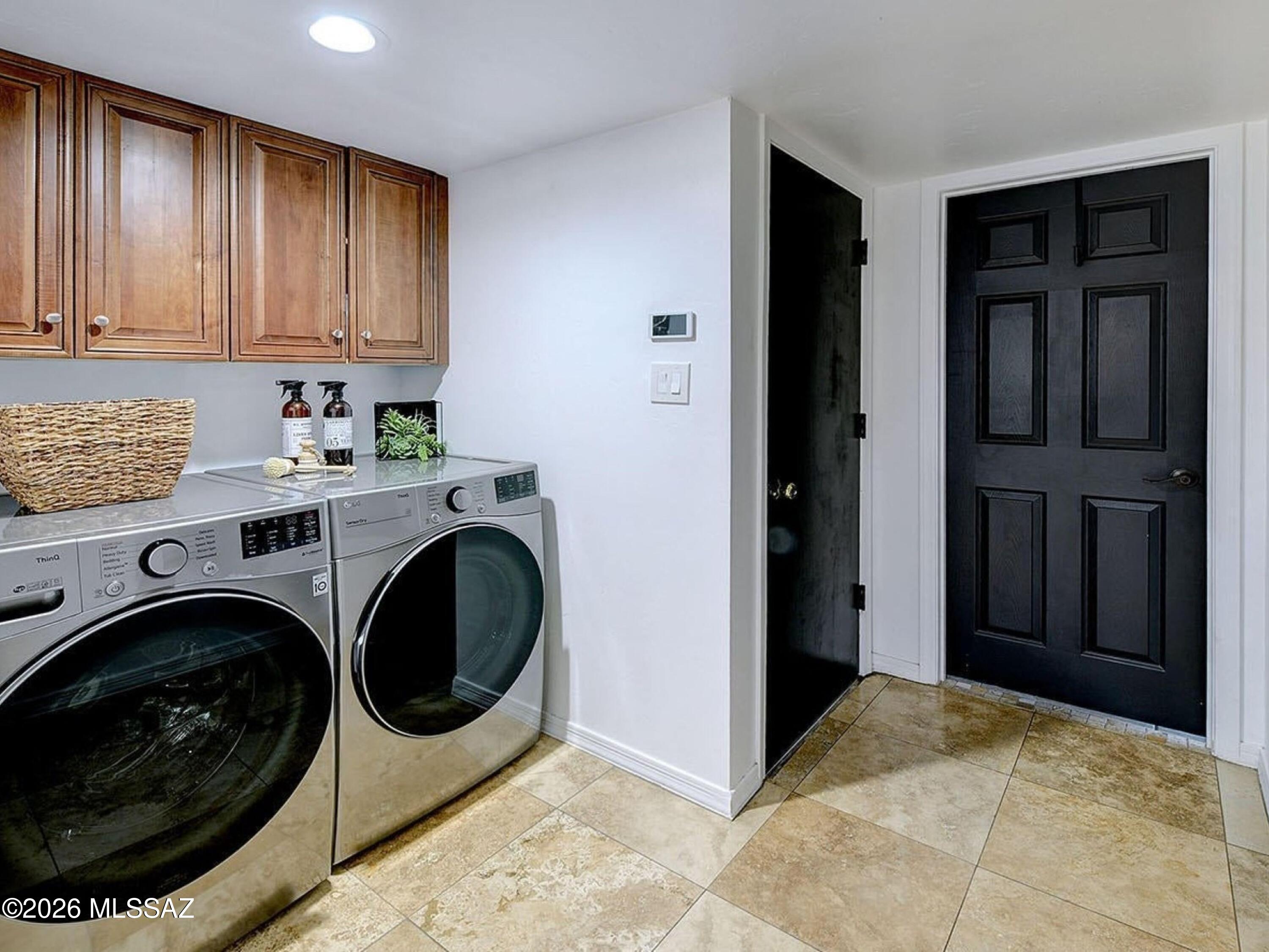 2714 West Magee Road Tucson, AZ 85742 - Photo 20 of 31 Laundry Room
