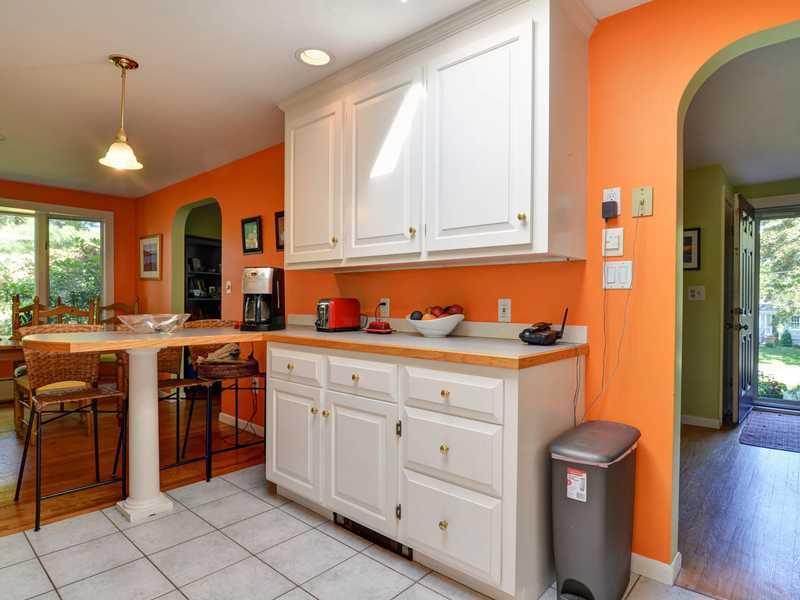 8 Wabun Road Cape Elizabeth, ME 04107 - Photo 20 of 30 Kitchen.