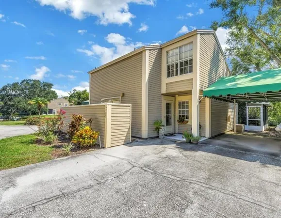 $2,000 | 6905 Lake Pl Court, Tampa, FL 33634