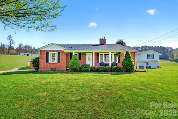 $399,000 | 1511 White Oak Road, Bakersville, NC 28705