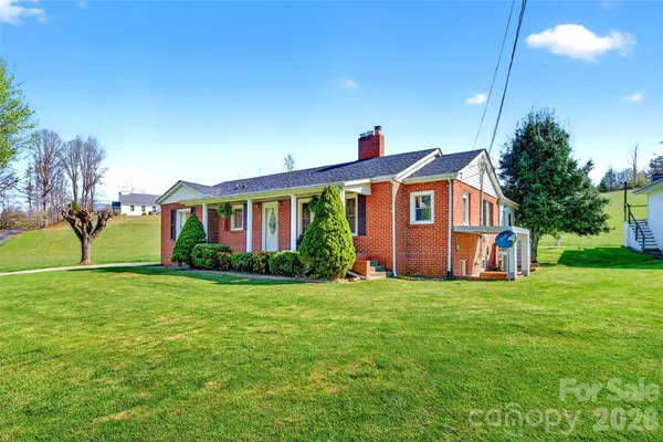 $399,000 | 1511 White Oak Road, Bakersville, NC 28705