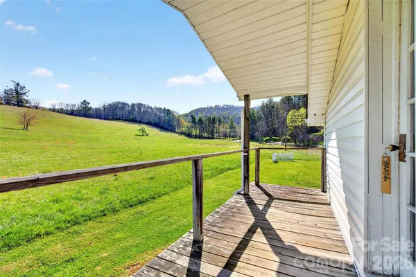 $399,000 | 1511 White Oak Road, Bakersville, NC 28705