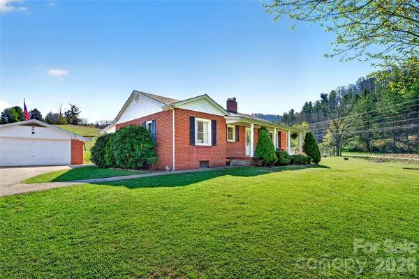 $399,000 | 1511 White Oak Road, Bakersville, NC 28705