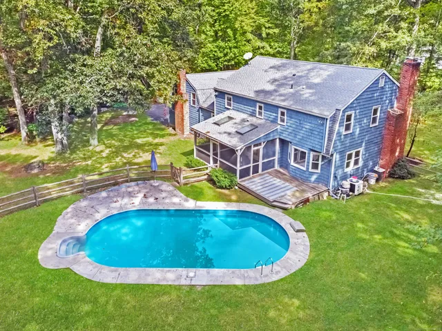 $725,000 | 2 Winding Brook Road, Newtown, CT 06470