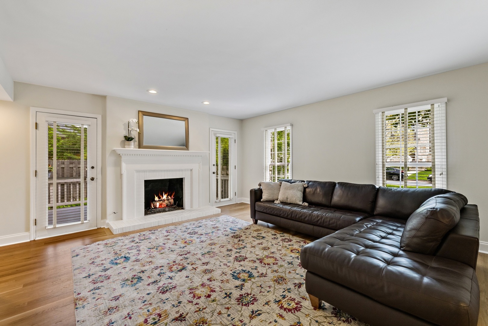 203 Racquet Club Court Hinsdale, IL 60521 - Photo 5 of 34