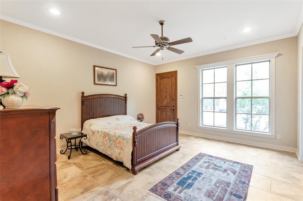 8350 FM 346 Flint, TX 75762 - Photo 11 of 39 a bedroom with a large bed and a window