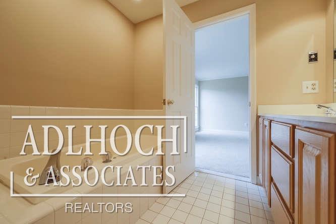 887 Neff Road Grosse Pointe, MI 48230 - Photo 26 of 33 31321792-25.JPG
