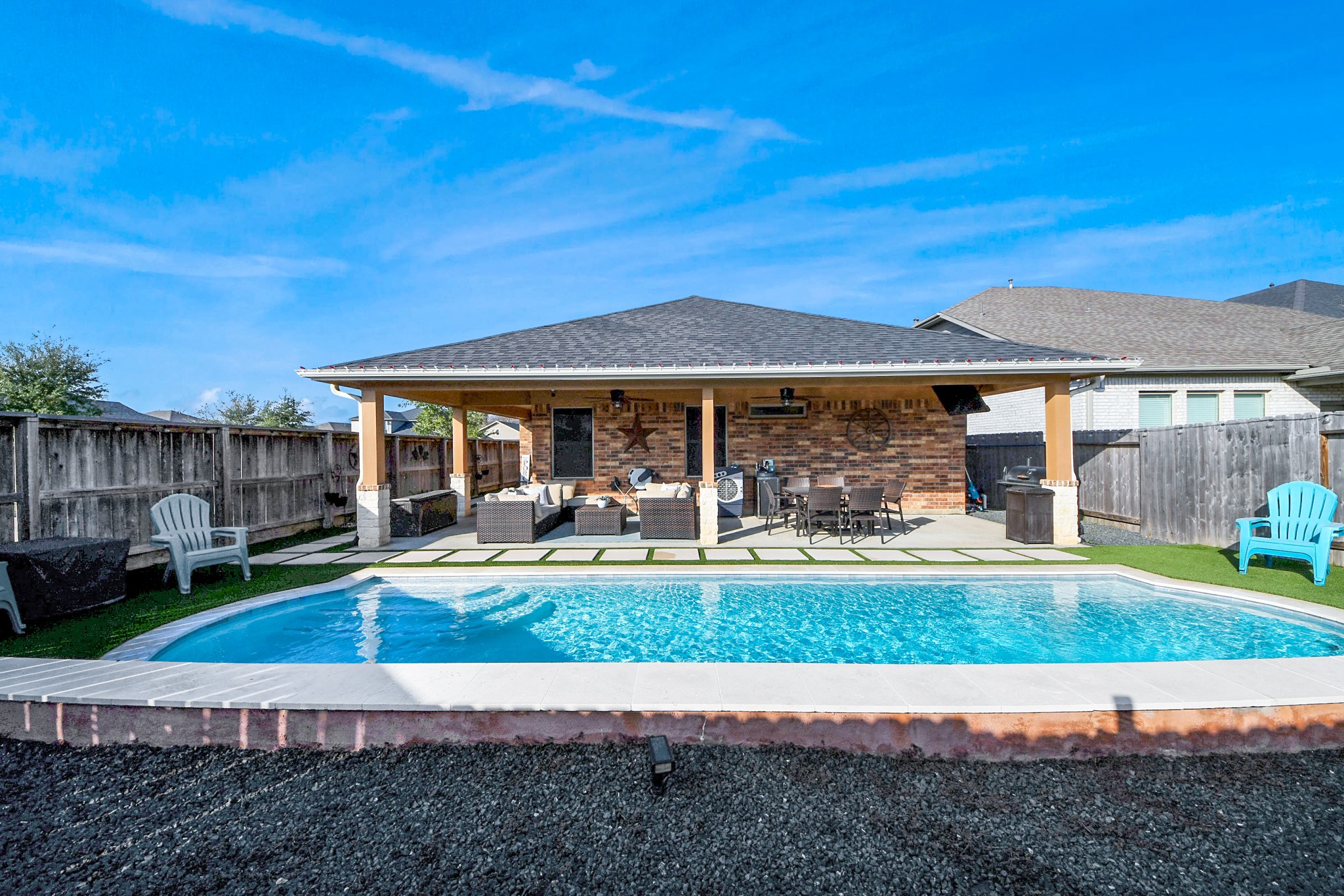 550 Winburn Tide Lane La Porte, TX 77571 - Photo 37 of 40 a view of a house with swimming pool and a yard