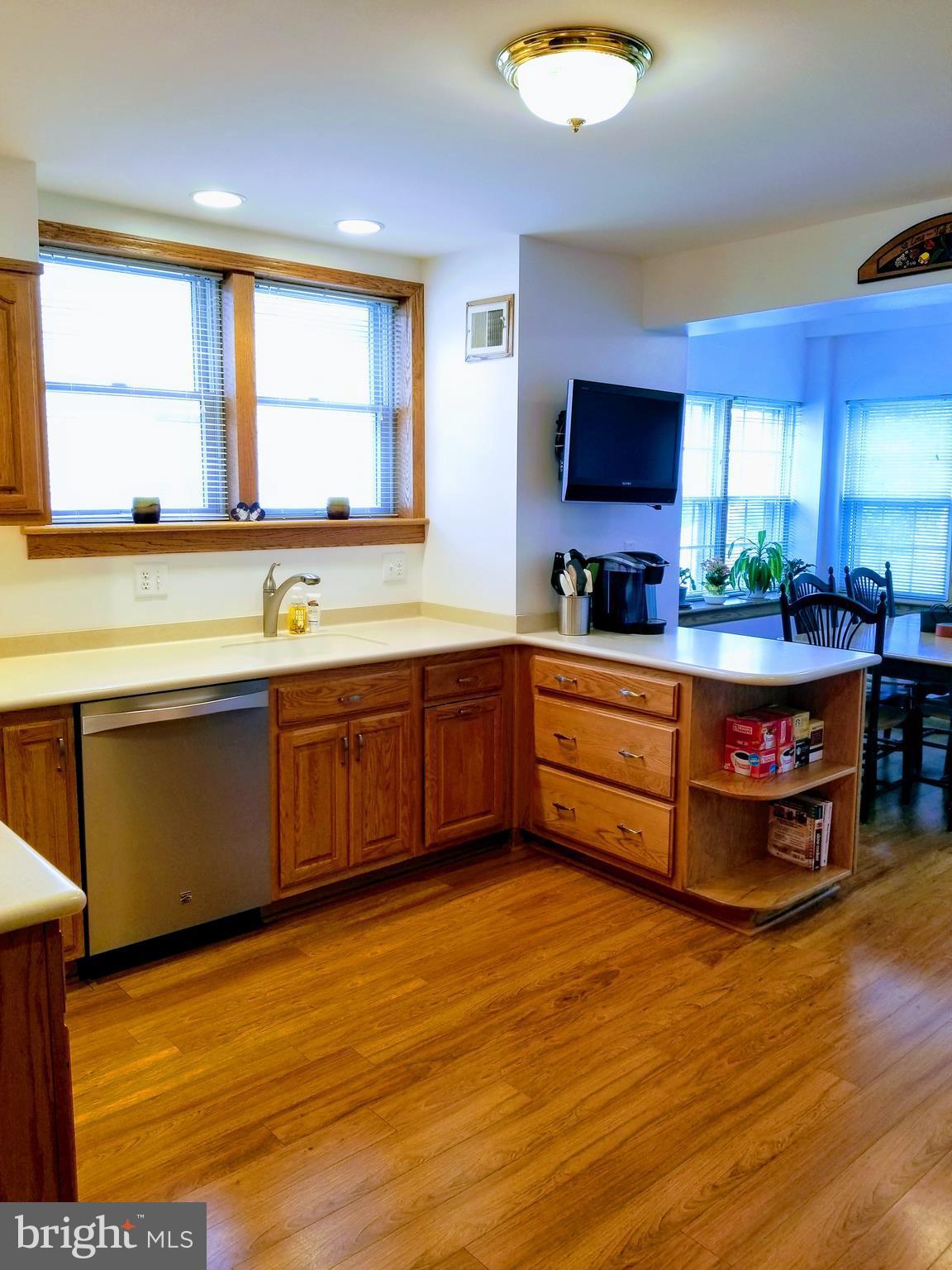 3219 Lynch Road Baltimore, MD 21219 - Photo 4 of 30 Kitchen