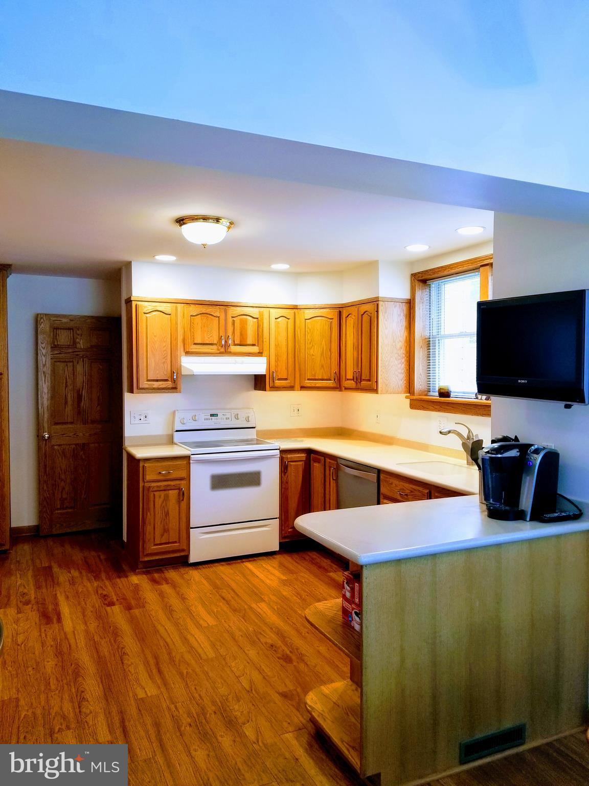 3219 Lynch Road Baltimore, MD 21219 - Photo 6 of 30 Kitchen