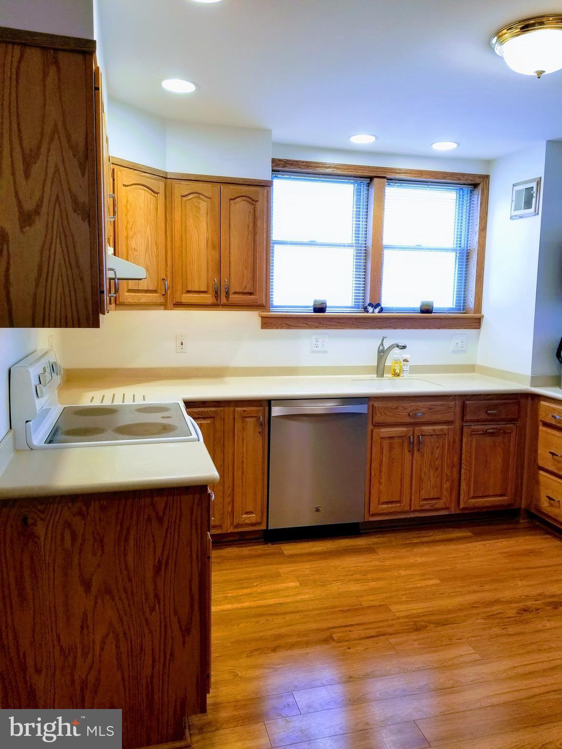 3219 Lynch Road Baltimore, MD 21219 - Photo 7 of 30 Kitchen