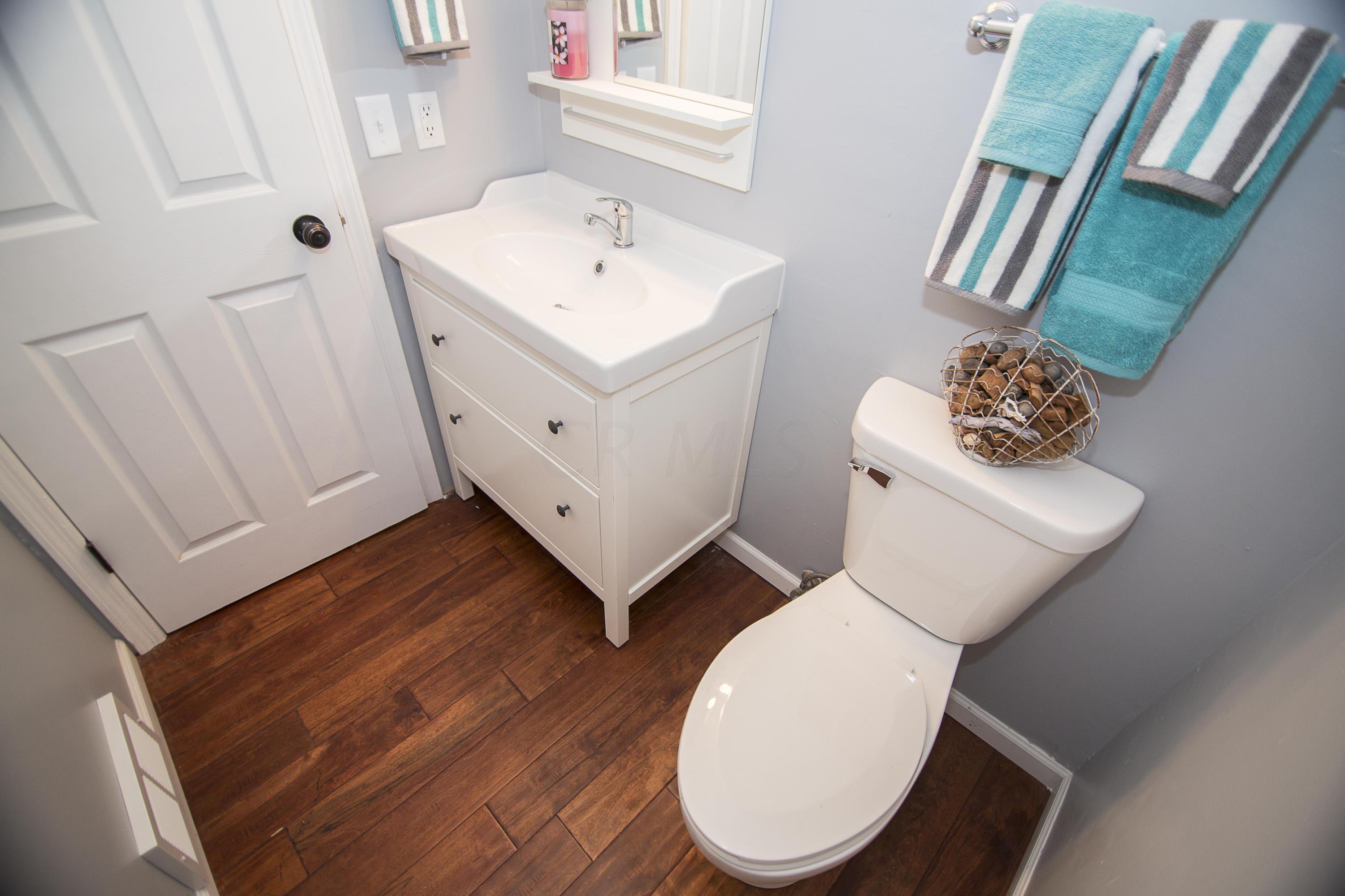 8226 Harlem Road Westerville, OH 43081 - Photo 14 of 49