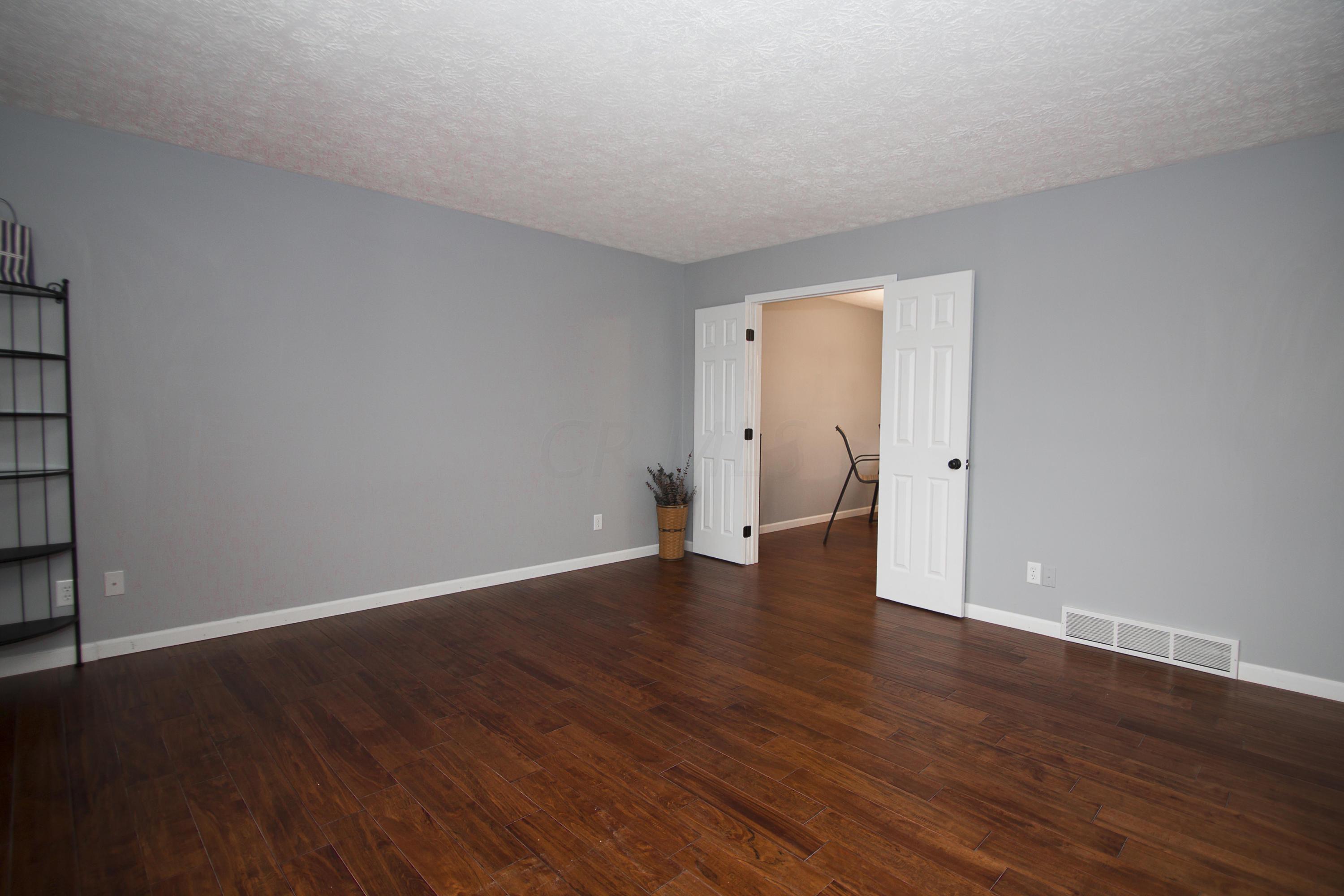 8226 Harlem Road Westerville, OH 43081 - Photo 17 of 49