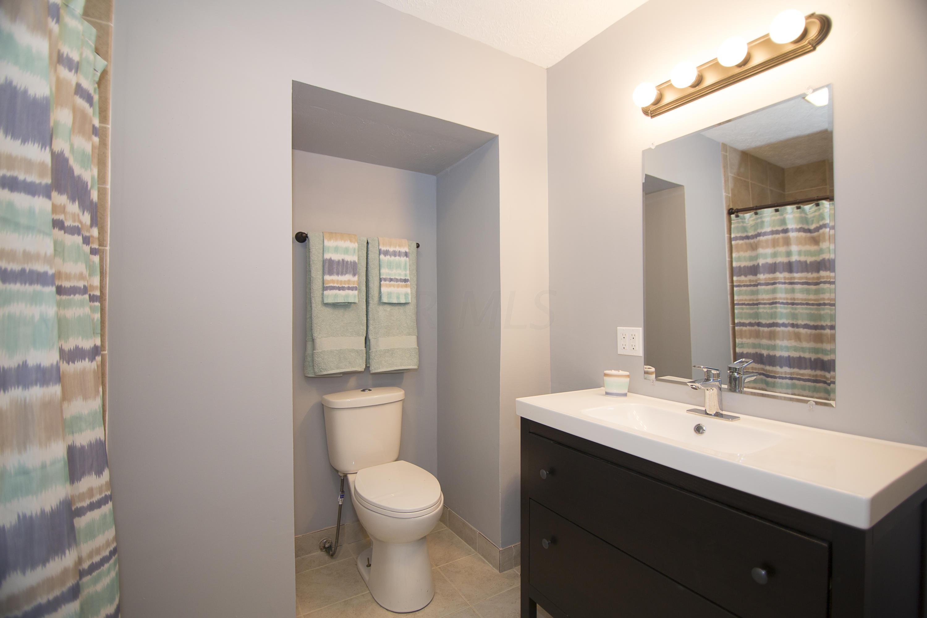 8226 Harlem Road Westerville, OH 43081 - Photo 20 of 49