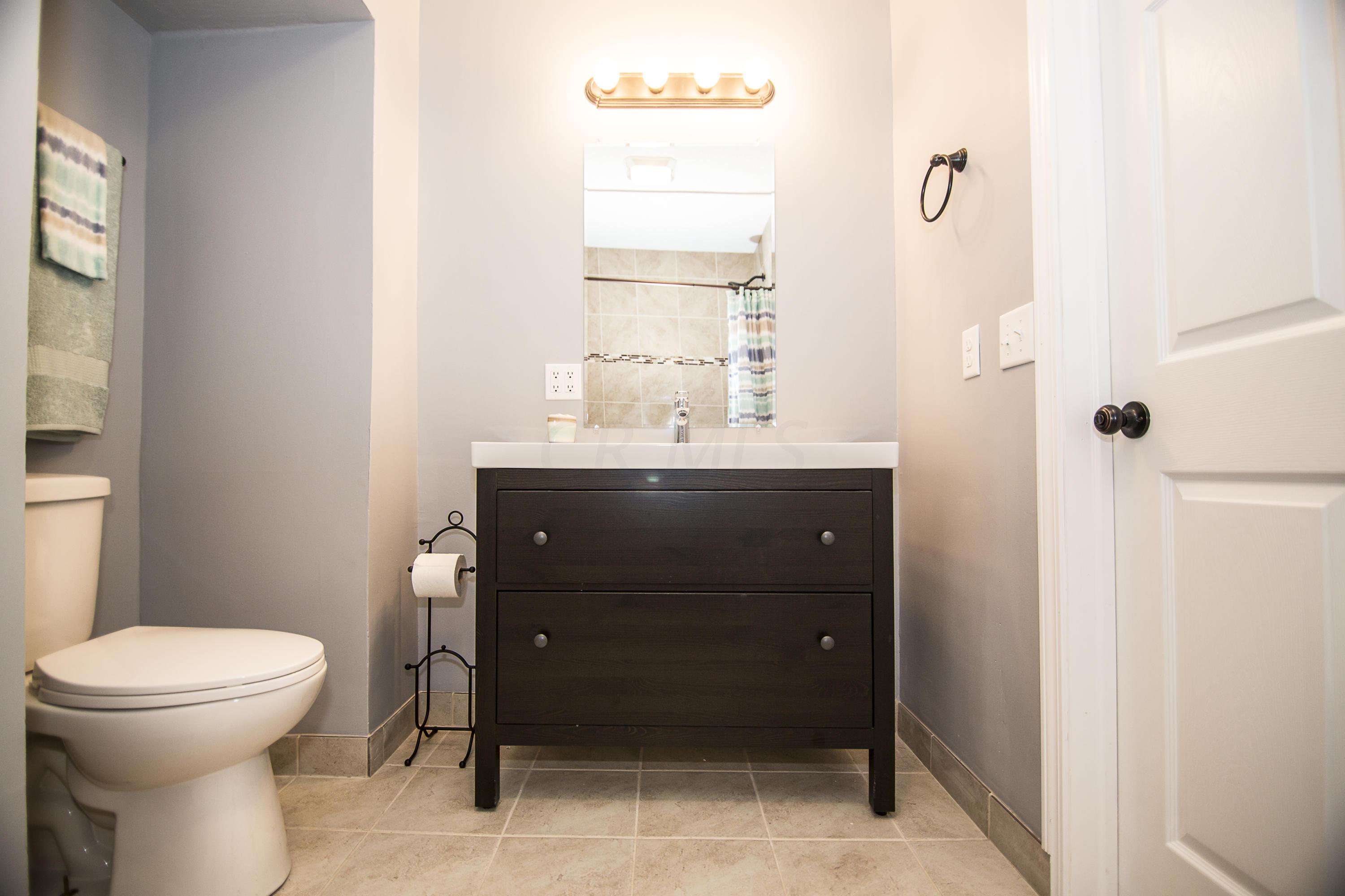 8226 Harlem Road Westerville, OH 43081 - Photo 23 of 49