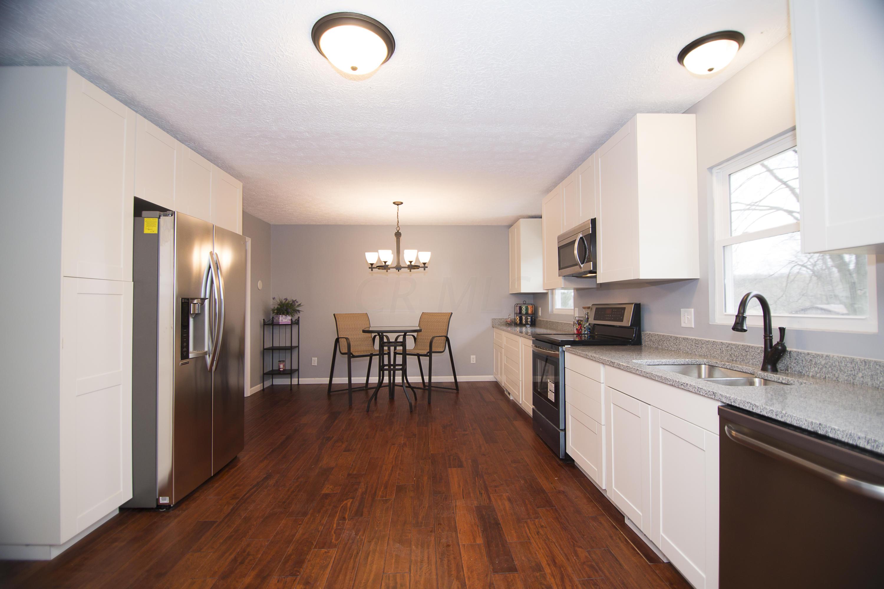 8226 Harlem Road Westerville, OH 43081 - Photo 6 of 49