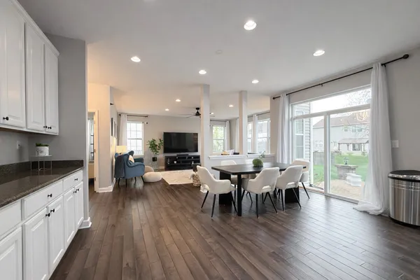$619,900 | 293 Bluegrass Parkway, Oswego, IL 60543