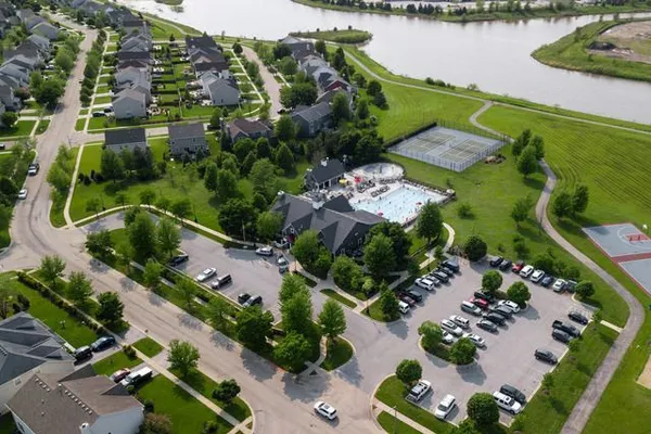 $619,900 | 293 Bluegrass Parkway, Oswego, IL 60543
