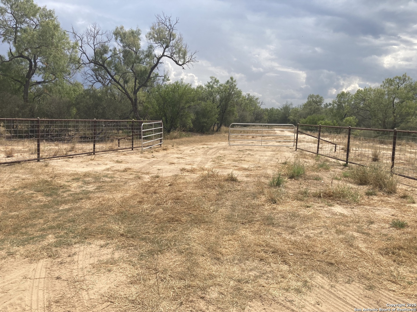 0 Cr 765 Devine, TX 78016 - Photo 33 of 42