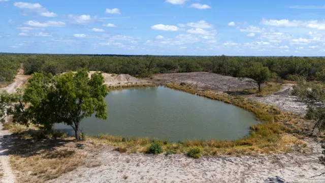 $3,500,000 | 0 Cr 765, Devine, TX 78016